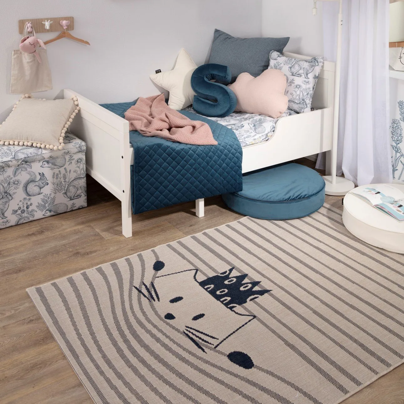 Cat King rug